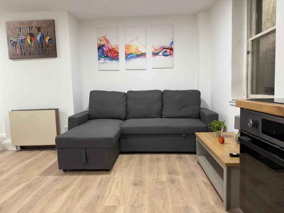 Modern 1 Bedroom - 5 Min Walk From Princess Street Eb1 Edimburgo Esterno foto